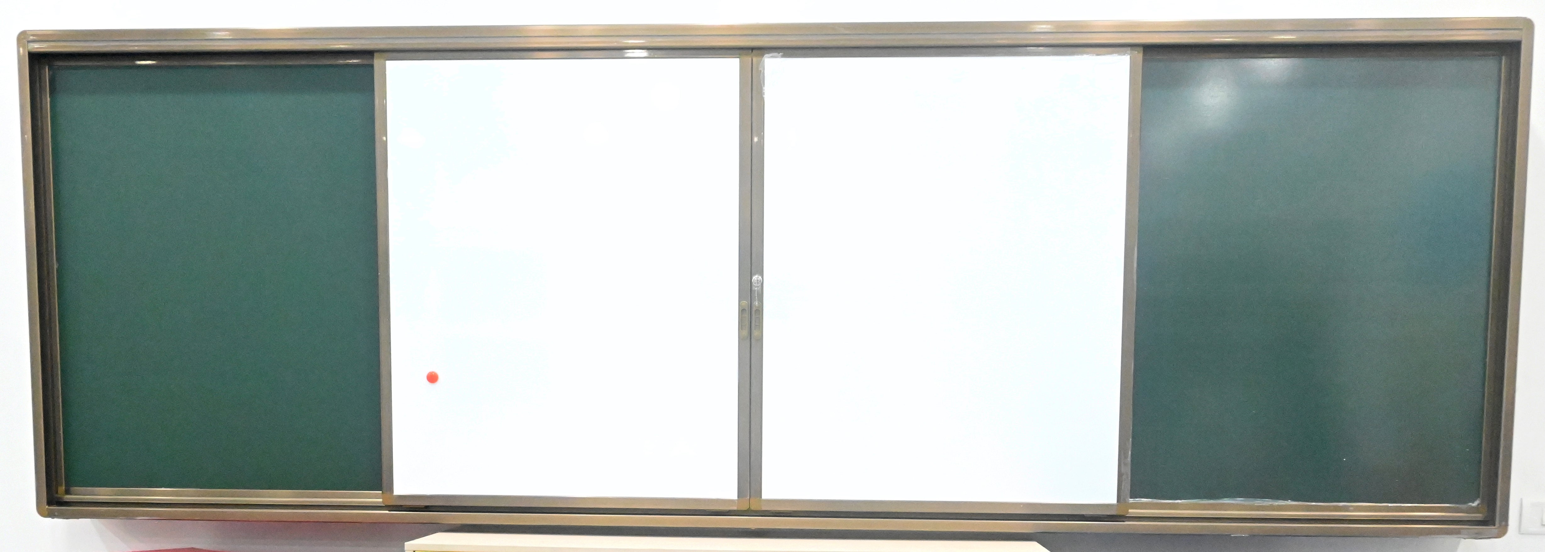 Horizontal Sliding Boards - Alkosign Limited
